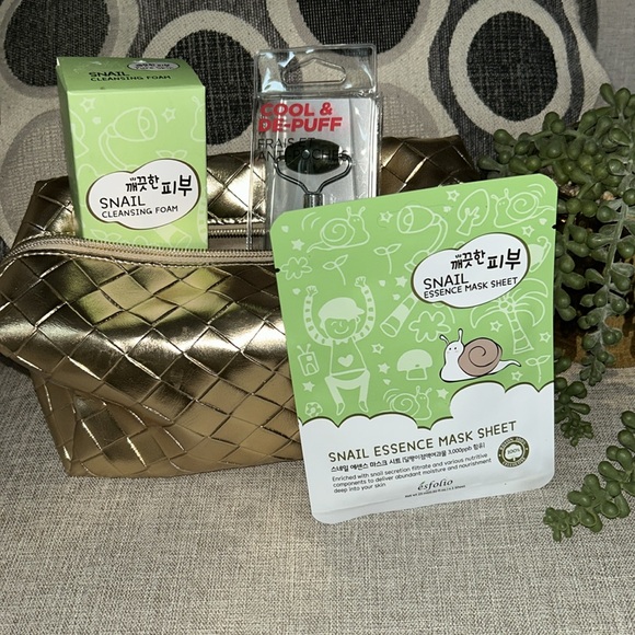 Other - Snail 🐌 skincare set and Facial Roller